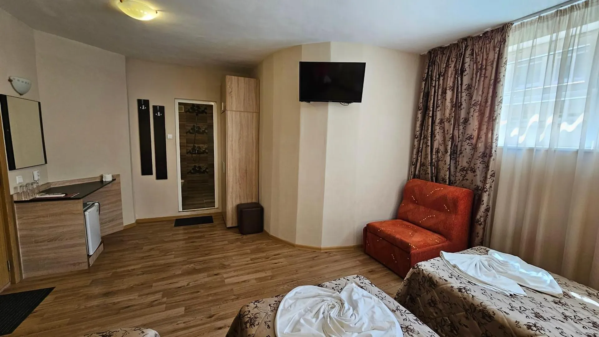Caprice Family Hotel Varna 2*,  Bulgaria